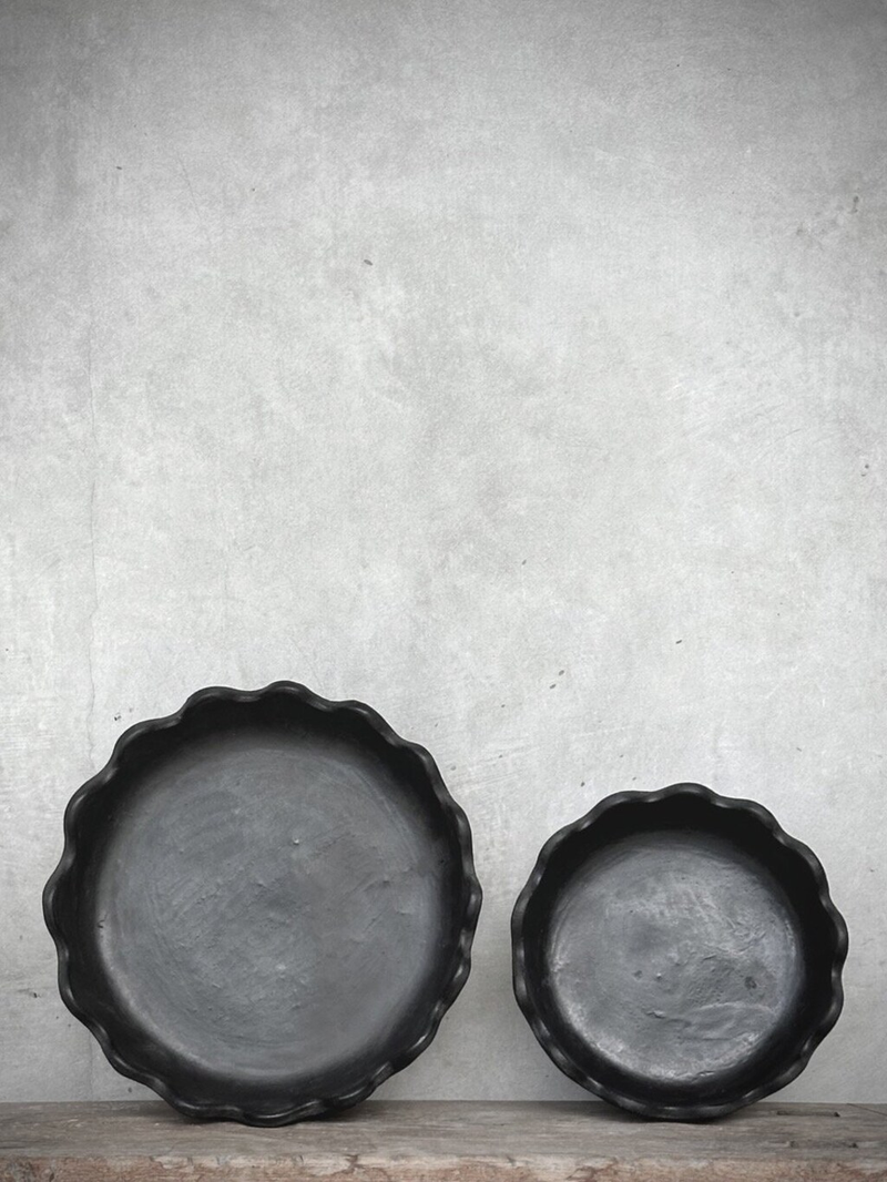 Bowl with Scallop Edge - Black