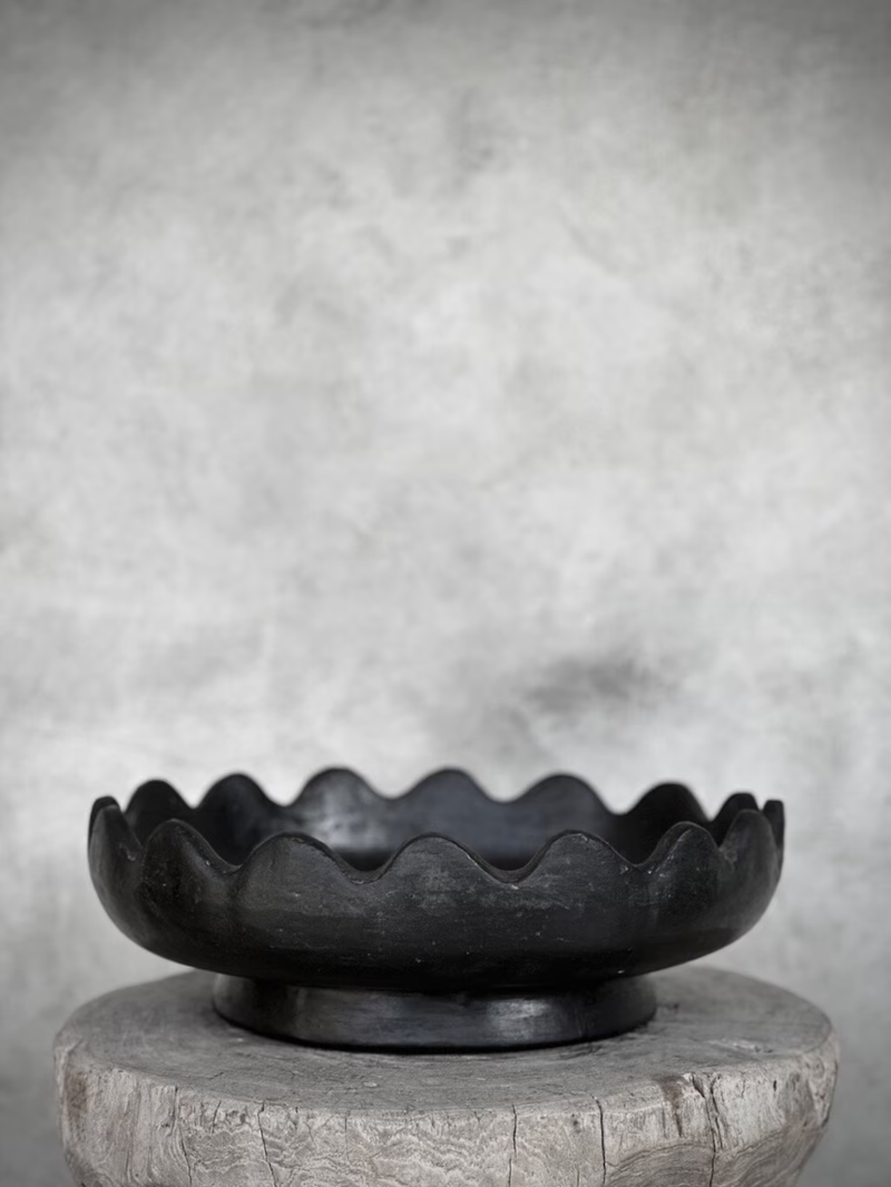 Bowl with Scallop Edge - Black
