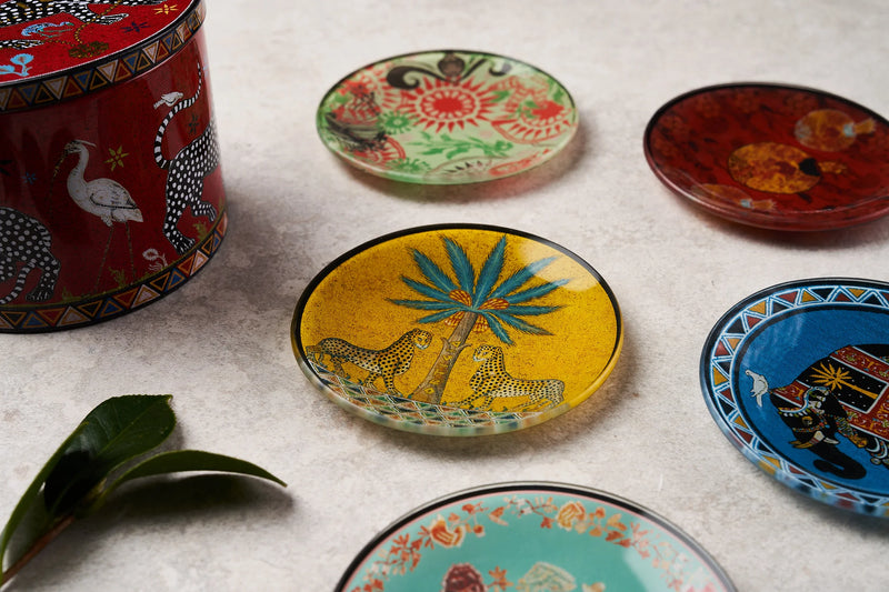 Decorative Tin with 5 Glass Plates Red