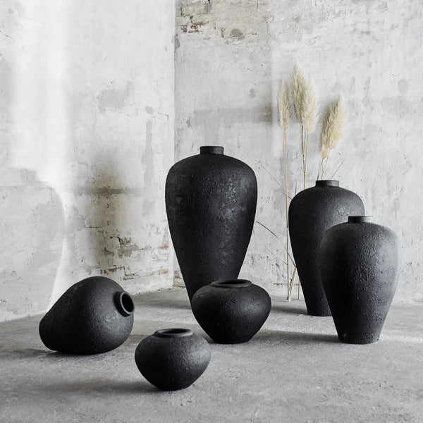 Pot / Vase - Black Terracotta 26cm