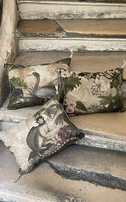 Cushion with Cover - Bird. 25x35 cm