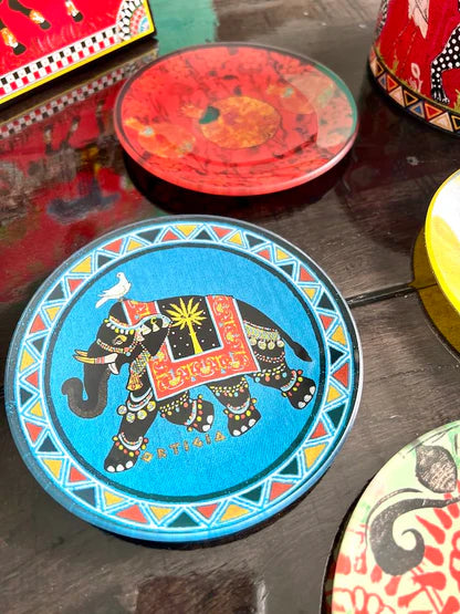 Decorative Tin with 5 Glass Plates Red